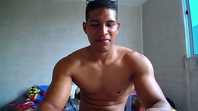 Snapshot of teddyfit19cm chatting on 03.21.25 teddyfit19cm online show from 03.21.25
