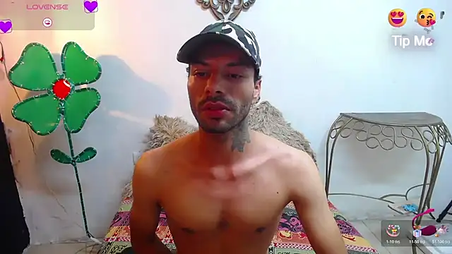 Snapshot of SexyKataShow chatting on 11.19.25 SexyKataShow online show from 11.19.25