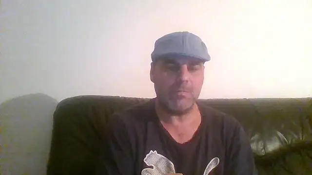 Snapshot of espartano20212021 chatting on 12.20.25 espartano20212021 online show from 12.20.25