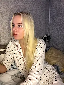 Snapshot of SIMBA_BOS chatting on 10.25.25 SIMBA BOS online show from 10.25.25