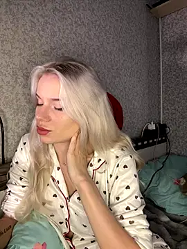 Snapshot of SIMBA_BOS chatting on 12.17.25 SIMBA BOS online show from 12.17.25