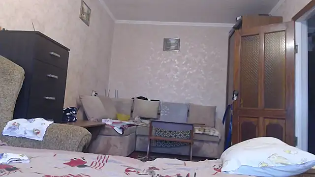 Amy August online show from 11.11.25