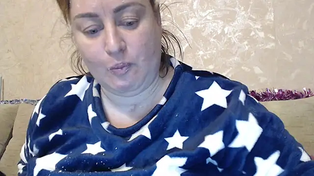 Amy August online show from 12.15.25