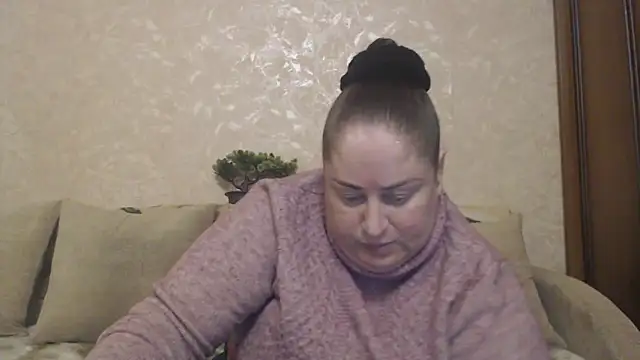 Amy August online show from 04.08.26