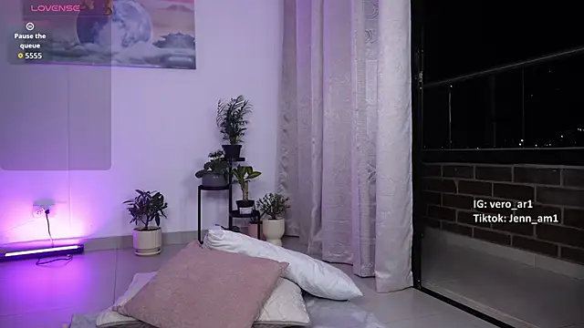 Veronica ar online show from 10.28.25