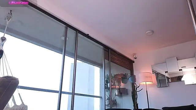 mandi4pole  online show from 10.24.25