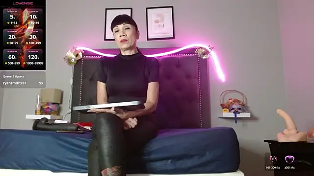 CharlotteLemke online show from 11.25.25