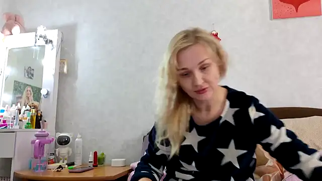 ModelEva online show from 10.04.25