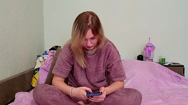 ModelEva online show from 04.11.26