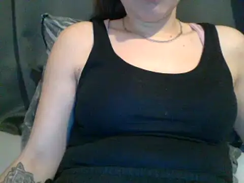 Snapshot of geilmeisje98 chatting on 02.14.25 geilmeisje98 online show from 02.14.25