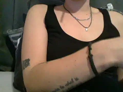 Snapshot of geilmeisje98 chatting on 02.22.25 geilmeisje98 online show from 02.22.25