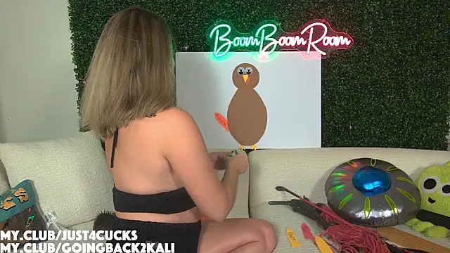 Snapshot of boomboomr00m chatting on 11.14.25 boomboomr00m online show from 11.14.25