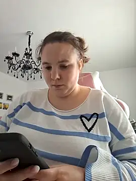 AureliaWinter online show from 01.12.25