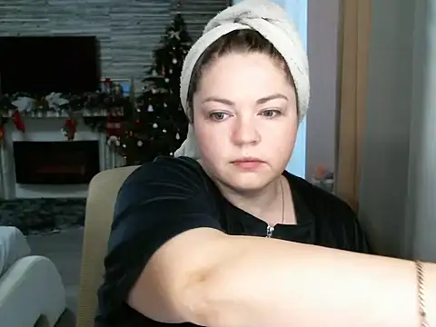 cute  cherry online show from 02.25.25