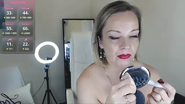 Tilly Eliot online show from 02.02.25