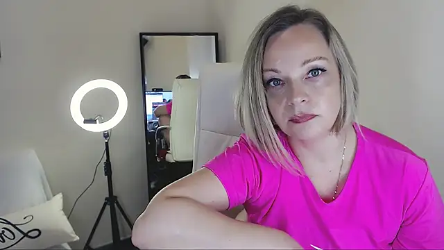 Tilly Eliot online show from 02.04.25