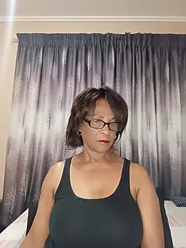Snapshot of Hotgrannyx chatting on 07.24.26 Hotgrannyx online show from 07.24.26