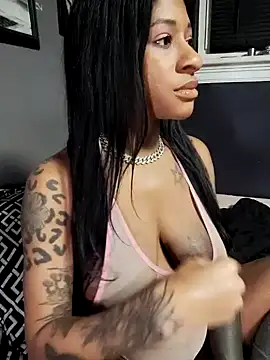 Snapshot of iitsolivia13 chatting on 01.26.25 iitsolivia13 online show from 01.26.25