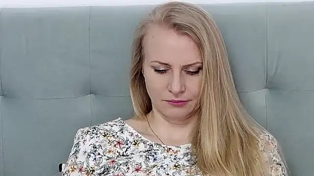 K  Adrienne online show from 03.06.25