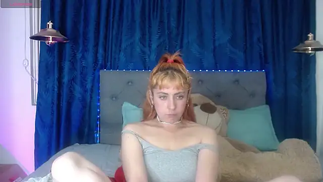 Snapshot of sarah_lovesu chatting on 09.11.25 sarah lovesu online show from 09.11.25