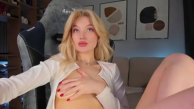 Snapshot of sugar_club chatting on 01.29.25 sugar club online show from 01.29.25