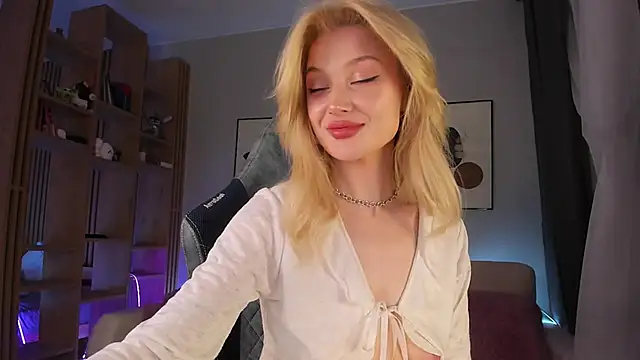 Snapshot of sugar_club chatting on 02.17.25 sugar club online show from 02.17.25