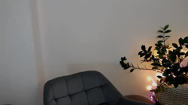 Xentthia online show from 11.03.25