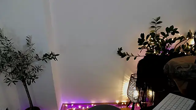 Xentthia online show from 11.20.25