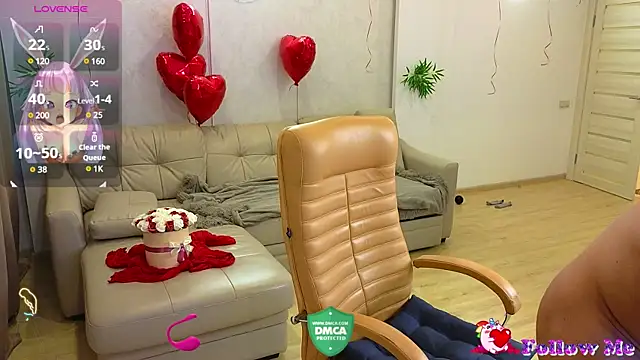 Snapshot of Rabbits_couplee chatting on 02.13.25 Rabbits couplee online show from 02.13.25