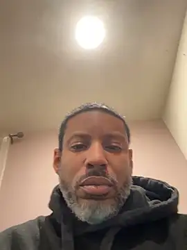 Snapshot of SlightEvidence chatting on 01.08.25 SlightEvidence online show from 01.08.25