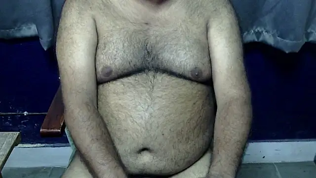 Snapshot of hairysubcub_70 chatting on 06.25.26 hairysubcub 70 online show from 06.25.26