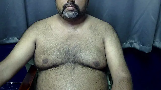 Snapshot of hairysubcub_70 chatting on 06.28.26 hairysubcub 70 online show from 06.28.26