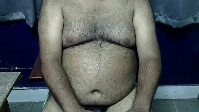 Snapshot of hairysubcub_70 chatting on 07.13.26 hairysubcub 70 online show from 07.13.26