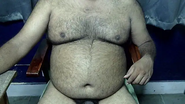 Snapshot of hairysubcub_70 chatting on 07.15.26 hairysubcub 70 online show from 07.15.26