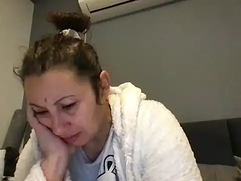 Snapshot of maryxex28 chatting on 11.26.25 maryxex28 online show from 11.26.25