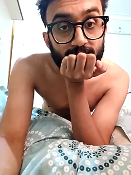 Snapshot of love4shownude chatting on 10.19.25 love4shownude online show from 10.19.25