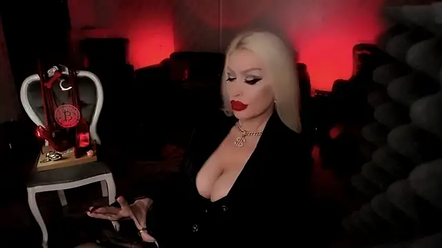 Snapshot of GreedyFinDom chatting on 12.20.24 GreedyFinDom online show from 12.20.24