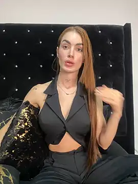 Snapshot of SofiaCarter chatting on 12.16.24 SofiaCarter online show from 12.16.24