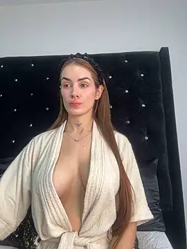 Snapshot of SofiaCarter chatting on 12.27.24 SofiaCarter online show from 12.27.24