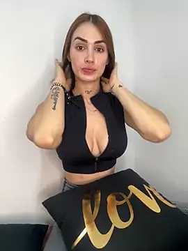 Snapshot of SofiaCarter chatting on 02.18.25 SofiaCarter online show from 02.18.25