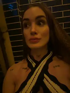 Snapshot of SofiaCarter chatting on 11.14.25 SofiaCarter online show from 11.14.25