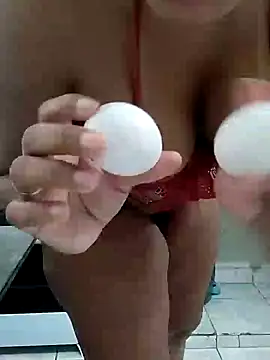 Snapshot of NeydeHotWife chatting on 01.23.25 NeydeHotWife online show from 01.23.25