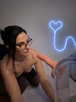 OIivia online show from 02.20.25