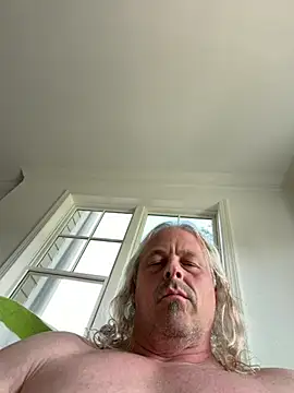 Snapshot of zeus337 chatting on 07.15.26 zeus337 online show from 07.15.26