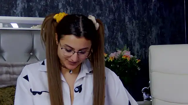 NicolePlay online show from 12.11.24