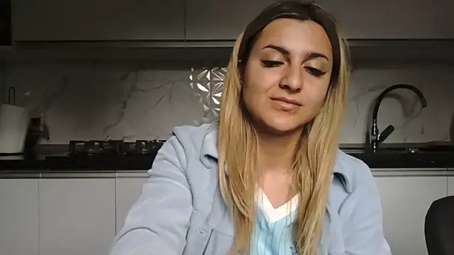Snapshot of NicolePlay chatting on 06.15.26 NicolePlay online show from 06.15.26