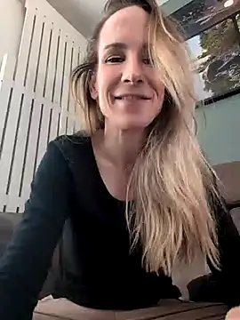 Snapshot of NaomiAndFriends chatting on 02.05.25 NaomiAndFriends online show from 02.05.25