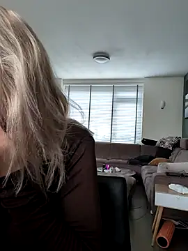 Snapshot of NaomiAndFriends chatting on 10.22.25 NaomiAndFriends online show from 10.22.25