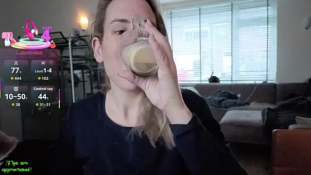 Snapshot of NaomiAndFriends chatting on 02.13.26 NaomiAndFriends online show from 02.13.26