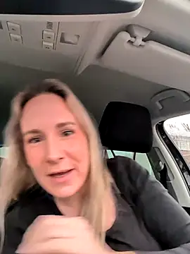 Snapshot of NaomiAndFriends chatting on 02.24.26 NaomiAndFriends online show from 02.24.26